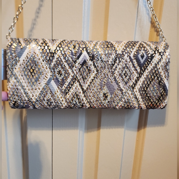 NWT - Gold and snake print cloth evening bag. - Picture 6 of 6